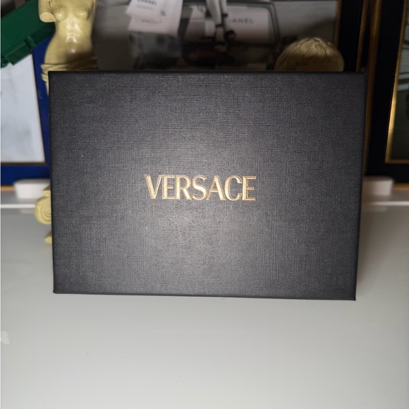 NWT Authentic Versace Blush Pink Card Holder with box dust bag and COA❤️ - Picture 3 of 7